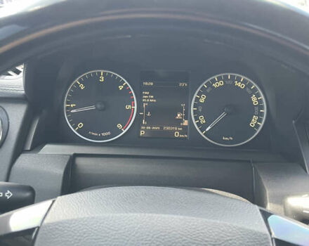 Черный Ленд Ровер Дискавери, объемом двигателя 2.99 л и пробегом 230 тыс. км за 25500 $, фото 10 на Automoto.ua