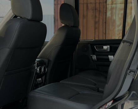 Чорний Ленд Ровер Діскавері, об'ємом двигуна 3 л та пробігом 158 тис. км за 22000 $, фото 29 на Automoto.ua