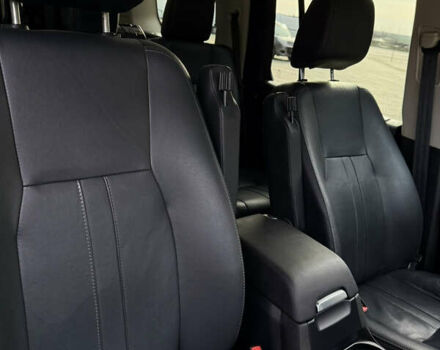 Чорний Ленд Ровер Діскавері, об'ємом двигуна 3 л та пробігом 129 тис. км за 23800 $, фото 35 на Automoto.ua