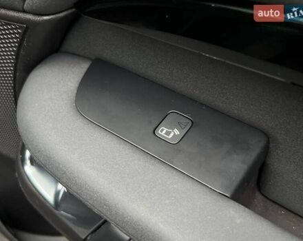 Черный Ленд Ровер Дискавери, объемом двигателя 3 л и пробегом 123 тыс. км за 23990 $, фото 34 на Automoto.ua