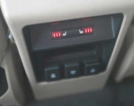 Черный Ленд Ровер Дискавери, объемом двигателя 2 л и пробегом 43 тыс. км за 10000 $, фото 8 на Automoto.ua