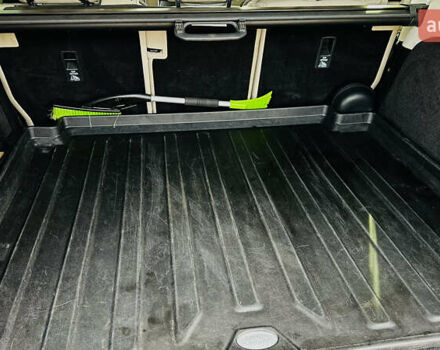 Черный Ленд Ровер Дискавери, объемом двигателя 2 л и пробегом 119 тыс. км за 29200 $, фото 23 на Automoto.ua