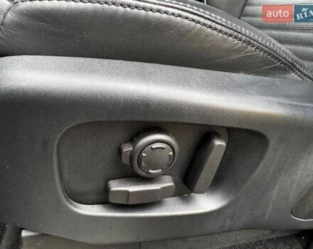 Черный Ленд Ровер Дискавери, объемом двигателя 3 л и пробегом 161 тыс. км за 31290 $, фото 18 на Automoto.ua