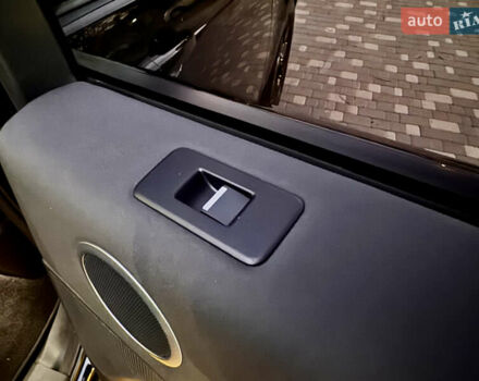 Черный Ленд Ровер Дискавери, объемом двигателя 2 л и пробегом 130 тыс. км за 33400 $, фото 65 на Automoto.ua