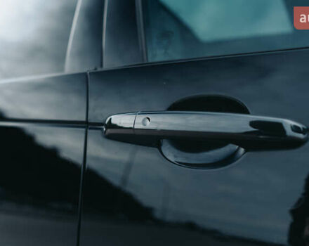 Ленд Ровер Дискавери 2019 в Киеве на Automoto.ua Черный Ленд Ровер Дискавери, объемом двигателя 3 л и пробегом 140 тыс. км за 28400 $, фото 19 на Automoto.ua