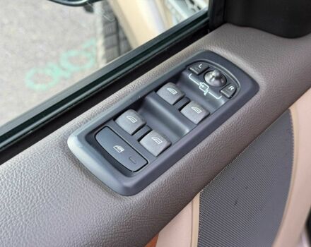 Коричневий Ленд Ровер Діскавері, об'ємом двигуна 3 л та пробігом 164 тис. км за 19000 $, фото 12 на Automoto.ua