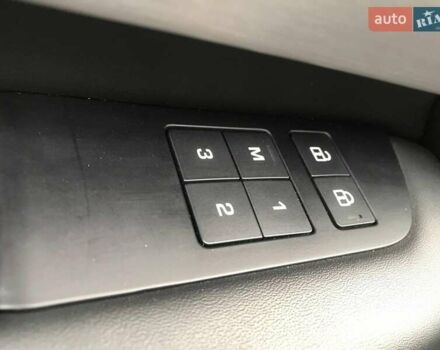 Коричневый Ленд Ровер Дискавери, объемом двигателя 3 л и пробегом 129 тыс. км за 58490 $, фото 21 на Automoto.ua