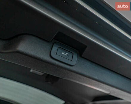 Ленд Ровер Дискавери 2023 в Киеве на Automoto.ua Коричневый Ленд Ровер Дискавери, объемом двигателя 3 л и пробегом 104 тыс. км за 66350 $, фото 8 на Automoto.ua