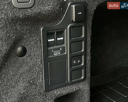 Коричневый Ленд Ровер Дискавери, объемом двигателя 3 л и пробегом 45 тыс. км за 69990 $, фото 29 на Automoto.ua