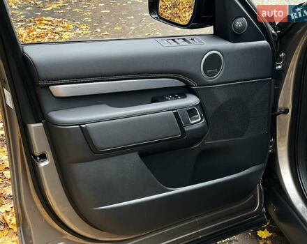 Коричневый Ленд Ровер Дискавери, объемом двигателя 3 л и пробегом 45 тыс. км за 69990 $, фото 16 на Automoto.ua