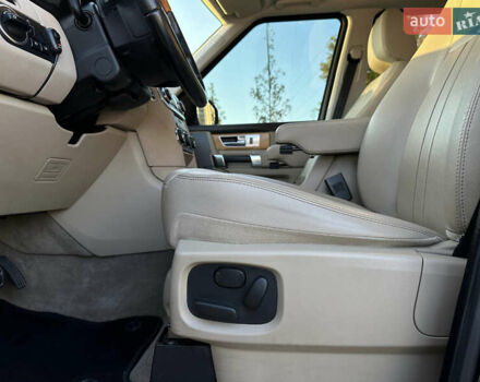 Красный Ленд Ровер Дискавери, объемом двигателя 3 л и пробегом 121 тыс. км за 22950 $, фото 24 на Automoto.ua