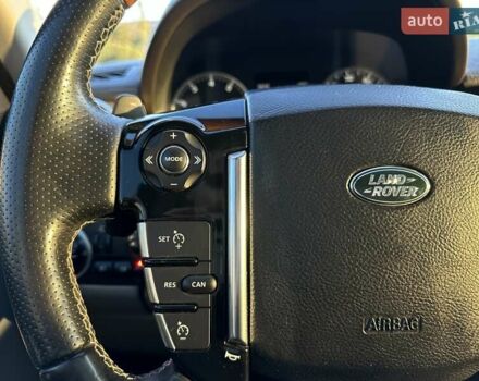 Красный Ленд Ровер Дискавери, объемом двигателя 3 л и пробегом 121 тыс. км за 22950 $, фото 30 на Automoto.ua