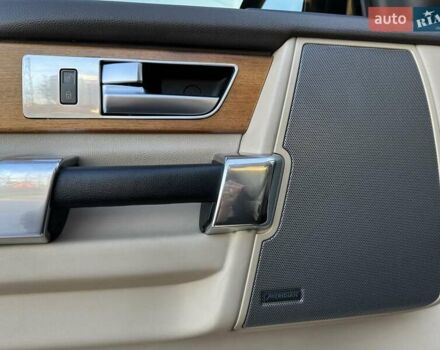 Красный Ленд Ровер Дискавери, объемом двигателя 3 л и пробегом 121 тыс. км за 22950 $, фото 22 на Automoto.ua