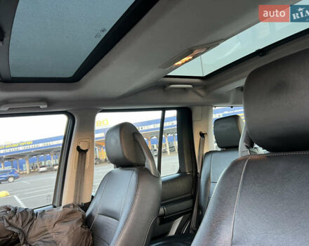 Серый Ленд Ровер Дискавери, объемом двигателя 2.72 л и пробегом 361 тыс. км за 12000 $, фото 14 на Automoto.ua