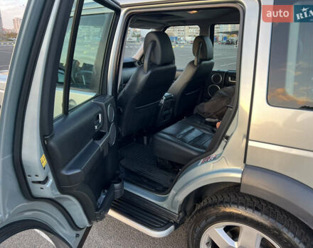 Серый Ленд Ровер Дискавери, объемом двигателя 2.72 л и пробегом 361 тыс. км за 12000 $, фото 18 на Automoto.ua