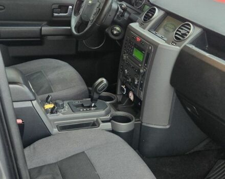 Серый Ленд Ровер Дискавери, объемом двигателя 3 л и пробегом 250 тыс. км за 6731 $, фото 6 на Automoto.ua