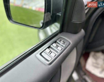 Серый Ленд Ровер Дискавери, объемом двигателя 2.99 л и пробегом 254 тыс. км за 15999 $, фото 28 на Automoto.ua