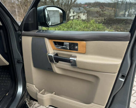 Серый Ленд Ровер Дискавери, объемом двигателя 3 л и пробегом 186 тыс. км за 19000 $, фото 25 на Automoto.ua