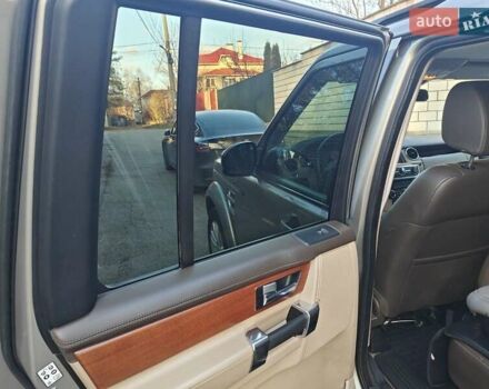 Сірий Ленд Ровер Діскавері, об'ємом двигуна 2.99 л та пробігом 177 тис. км за 26500 $, фото 17 на Automoto.ua