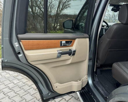 Серый Ленд Ровер Дискавери, объемом двигателя 3 л и пробегом 186 тыс. км за 19000 $, фото 28 на Automoto.ua