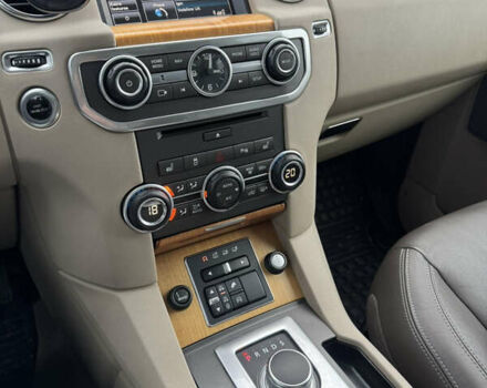 Серый Ленд Ровер Дискавери, объемом двигателя 3 л и пробегом 186 тыс. км за 19000 $, фото 15 на Automoto.ua