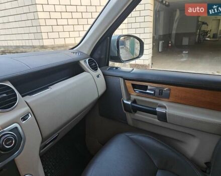 Сірий Ленд Ровер Діскавері, об'ємом двигуна 2.99 л та пробігом 177 тис. км за 26500 $, фото 14 на Automoto.ua