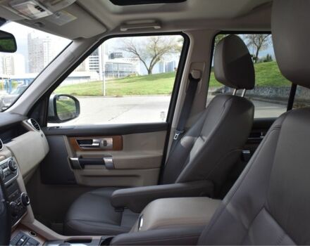 Серый Ленд Ровер Дискавери, объемом двигателя 3 л и пробегом 123 тыс. км за 19900 $, фото 10 на Automoto.ua