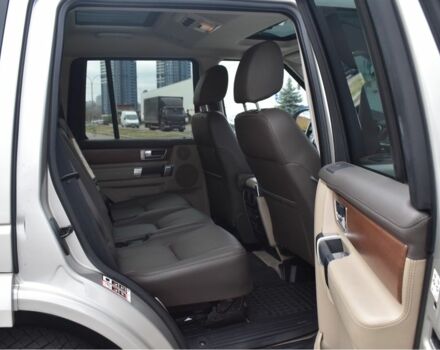 Серый Ленд Ровер Дискавери, объемом двигателя 3 л и пробегом 123 тыс. км за 19900 $, фото 12 на Automoto.ua