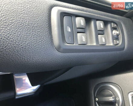 Серый Ленд Ровер Дискавери, объемом двигателя 2.99 л и пробегом 252 тыс. км за 25525 $, фото 25 на Automoto.ua