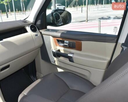 Серый Ленд Ровер Дискавери, объемом двигателя 3 л и пробегом 123 тыс. км за 20900 $, фото 20 на Automoto.ua