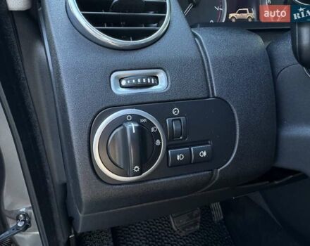 Серый Ленд Ровер Дискавери, объемом двигателя 2.99 л и пробегом 150 тыс. км за 28500 $, фото 22 на Automoto.ua