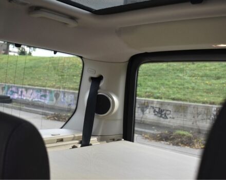 Серый Ленд Ровер Дискавери, объемом двигателя 3 л и пробегом 123 тыс. км за 19900 $, фото 13 на Automoto.ua