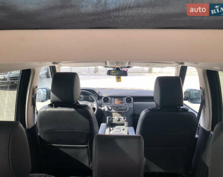 Серый Ленд Ровер Дискавери, объемом двигателя 2.99 л и пробегом 252 тыс. км за 25525 $, фото 14 на Automoto.ua