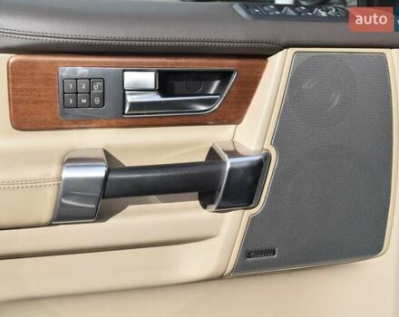 Сірий Ленд Ровер Діскавері, об'ємом двигуна 3 л та пробігом 124 тис. км за 18500 $, фото 3 на Automoto.ua