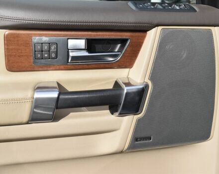 Серый Ленд Ровер Дискавери, объемом двигателя 3 л и пробегом 123 тыс. км за 19900 $, фото 3 на Automoto.ua