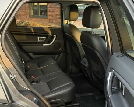 Сірий Ленд Ровер Діскавері, об'ємом двигуна 2 л та пробігом 133 тис. км за 18500 $, фото 12 на Automoto.ua