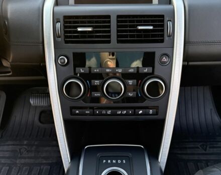 Серый Ленд Ровер Дискавери, объемом двигателя 2 л и пробегом 180 тыс. км за 17300 $, фото 6 на Automoto.ua