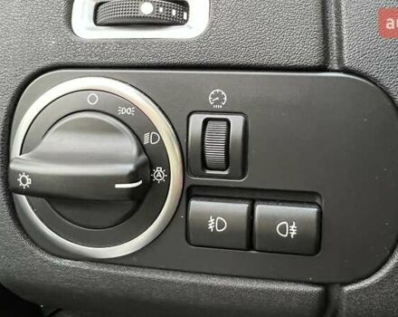 Ленд Ровер Дискавери 2016 в Киеве на Automoto.ua Серый Ленд Ровер Дискавери, объемом двигателя 3 л и пробегом 144 тыс. км за 23500 $, фото 65 на Automoto.ua