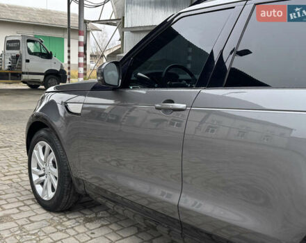 Сірий Ленд Ровер Діскавері, об'ємом двигуна 2 л та пробігом 93 тис. км за 28750 $, фото 34 на Automoto.ua