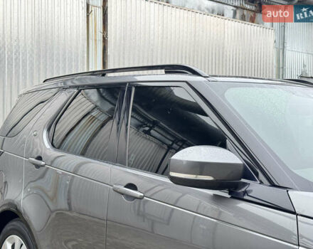 Сірий Ленд Ровер Діскавері, об'ємом двигуна 2 л та пробігом 93 тис. км за 28750 $, фото 25 на Automoto.ua