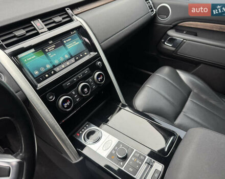 Сірий Ленд Ровер Діскавері, об'ємом двигуна 2 л та пробігом 93 тис. км за 28750 $, фото 45 на Automoto.ua