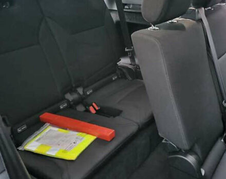 Серый Ленд Ровер Дискавери, объемом двигателя 2 л и пробегом 179 тыс. км за 29000 $, фото 15 на Automoto.ua