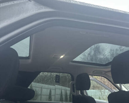 Серый Ленд Ровер Дискавери, объемом двигателя 2 л и пробегом 179 тыс. км за 29000 $, фото 17 на Automoto.ua