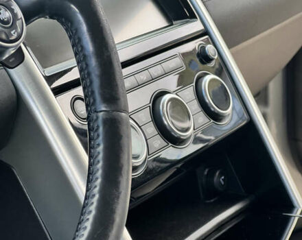 Сірий Ленд Ровер Діскавері, об'ємом двигуна 2.99 л та пробігом 140 тис. км за 28000 $, фото 87 на Automoto.ua