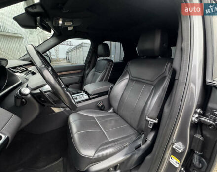 Сірий Ленд Ровер Діскавері, об'ємом двигуна 2 л та пробігом 93 тис. км за 28750 $, фото 42 на Automoto.ua