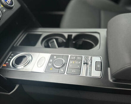 Серый Ленд Ровер Дискавери, объемом двигателя 2 л и пробегом 179 тыс. км за 29000 $, фото 7 на Automoto.ua