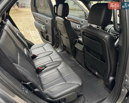 Сірий Ленд Ровер Діскавері, об'ємом двигуна 2 л та пробігом 93 тис. км за 28750 $, фото 57 на Automoto.ua