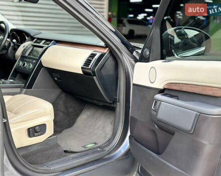 Серый Ленд Ровер Дискавери, объемом двигателя 3 л и пробегом 164 тыс. км за 25000 $, фото 22 на Automoto.ua