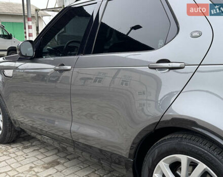 Сірий Ленд Ровер Діскавері, об'ємом двигуна 2 л та пробігом 93 тис. км за 28750 $, фото 33 на Automoto.ua