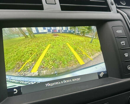 Сірий Ленд Ровер Діскавері, об'ємом двигуна 2 л та пробігом 179 тис. км за 29000 $, фото 10 на Automoto.ua